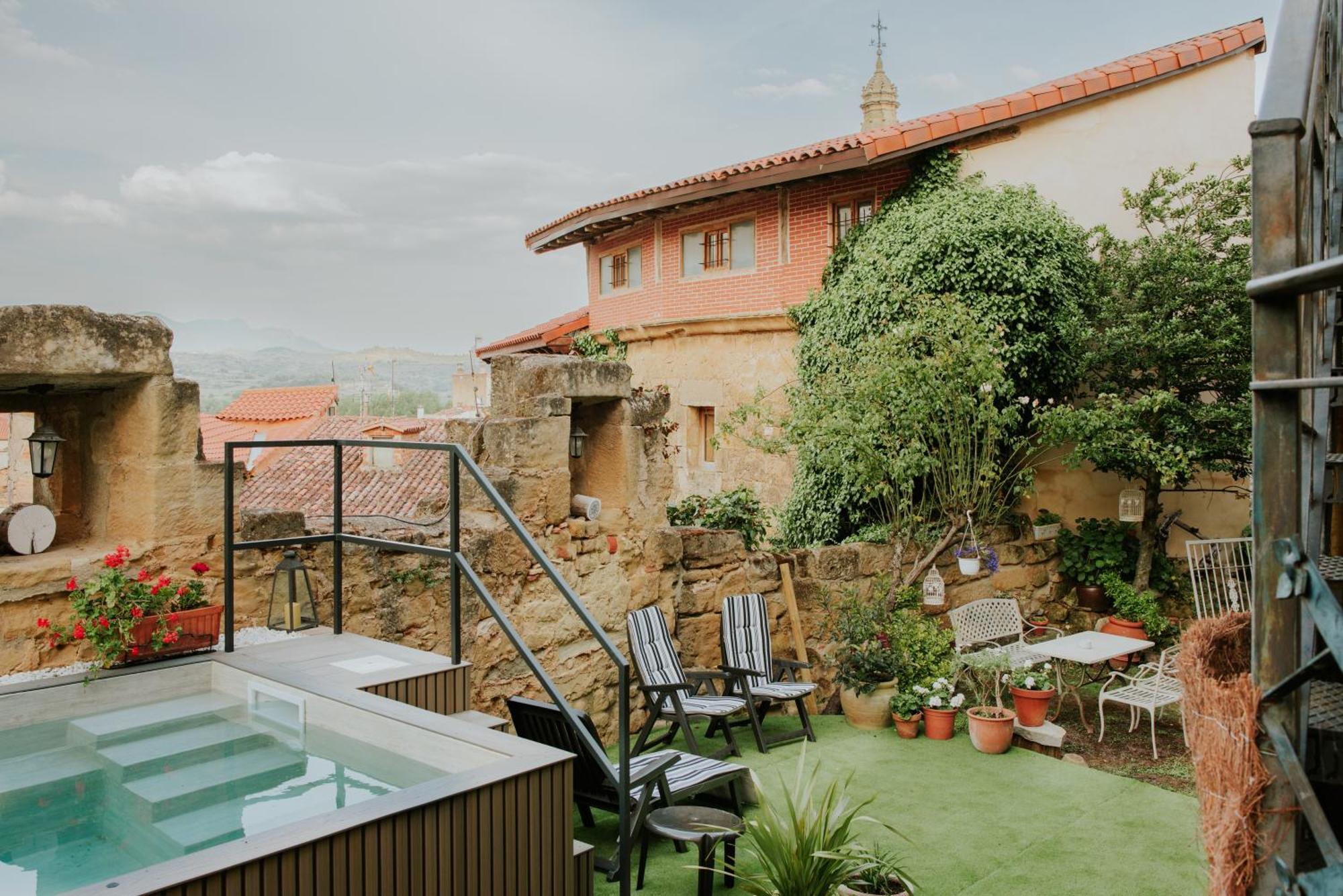 Hospederia Senorio De Brinas Hotel Екстериор снимка