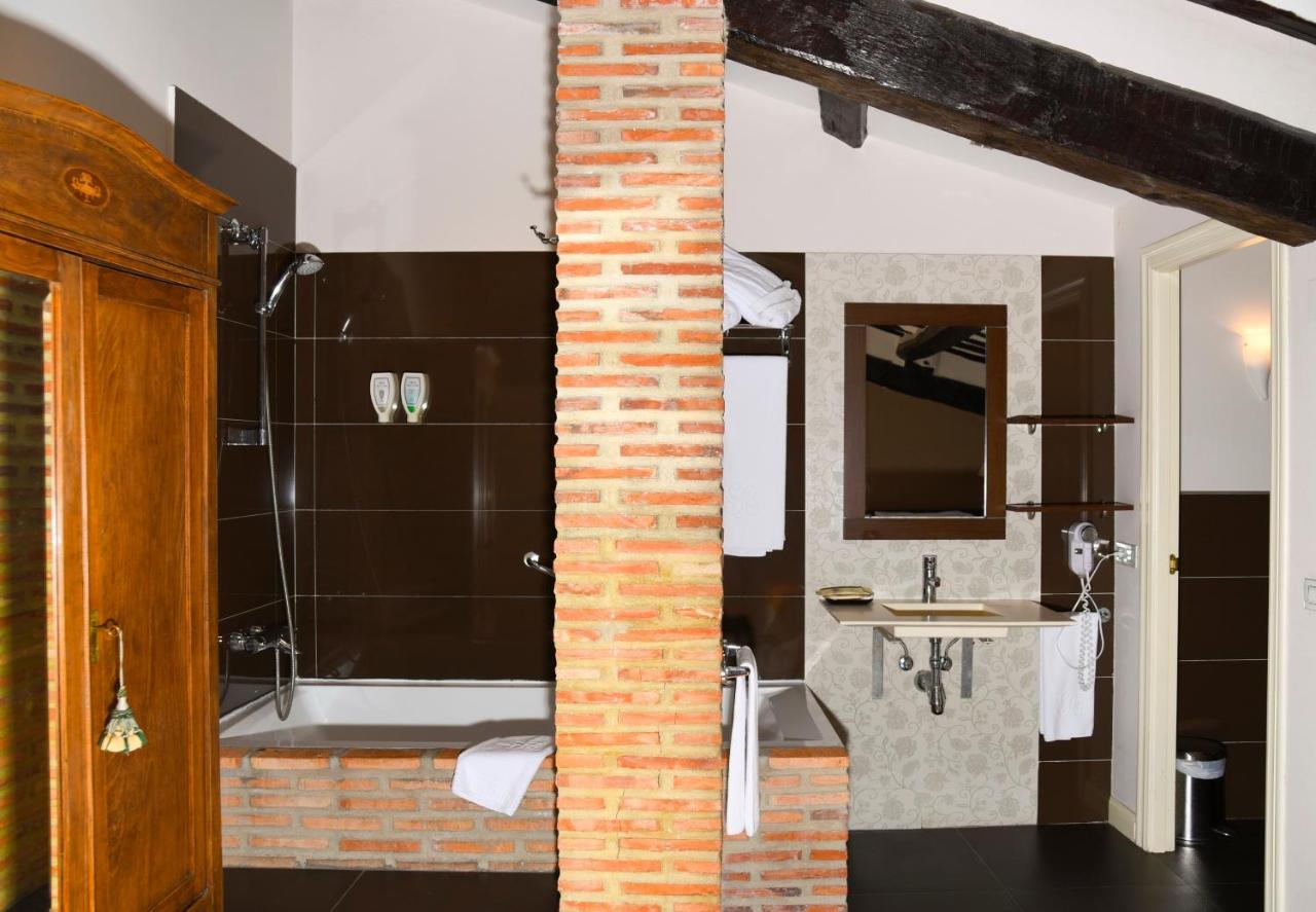 Hospederia Senorio De Brinas Hotel Екстериор снимка